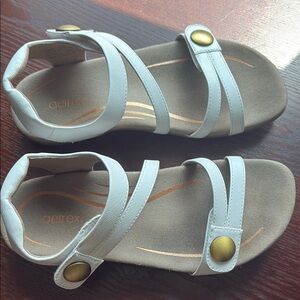 Aetrex White Sandals Comfort and Style